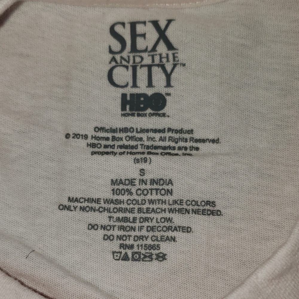 🆕️ Sex and the City long sleeve - Picture 5 of 6